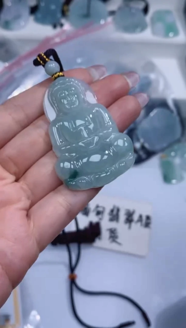 颈饰未镶嵌翡翠吊坠