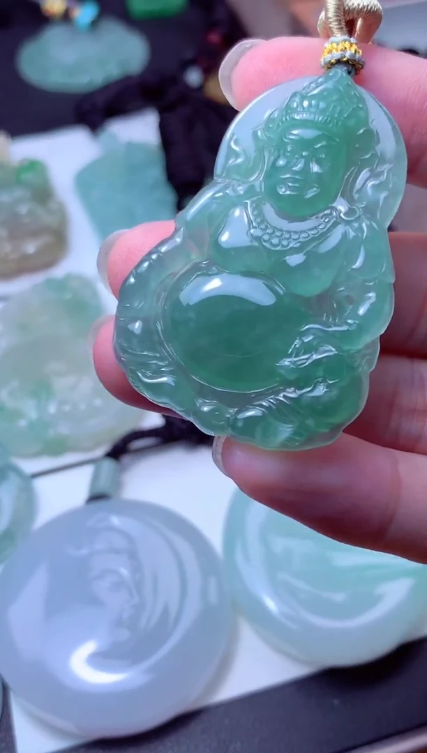 颈饰未镶嵌翡翠天然A货翡翠