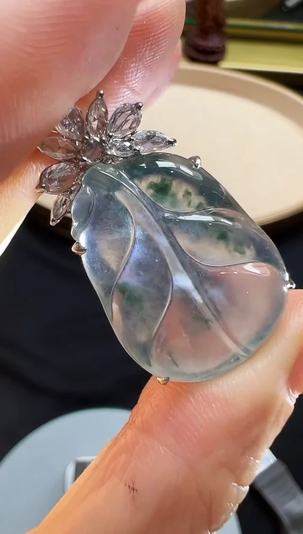 翡翠18K金镶嵌颈饰YSD0623-7