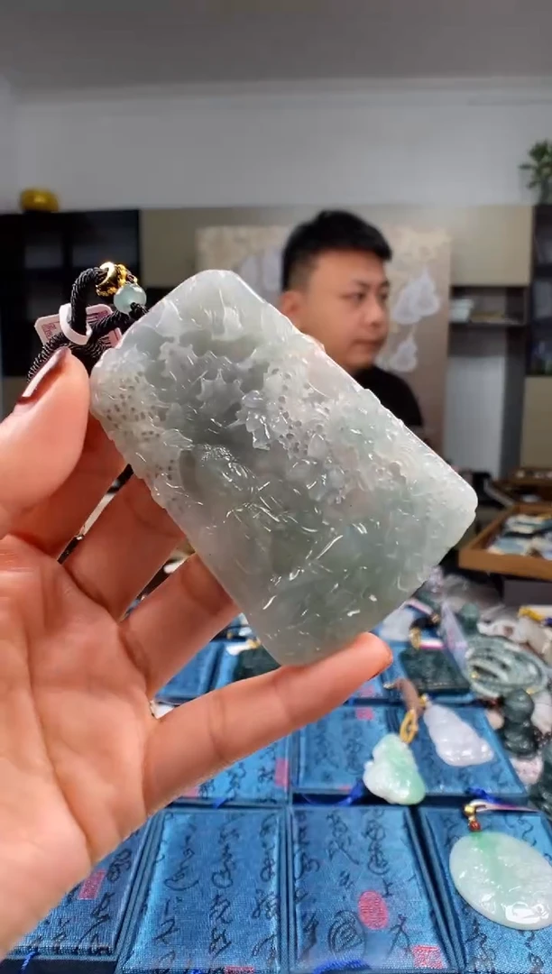 颈饰未镶嵌翡翠多样性发其一