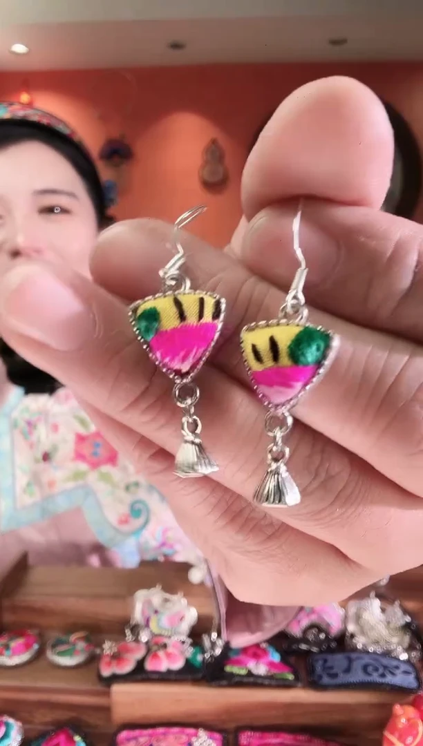 非遗手工刺绣苗绣首饰102