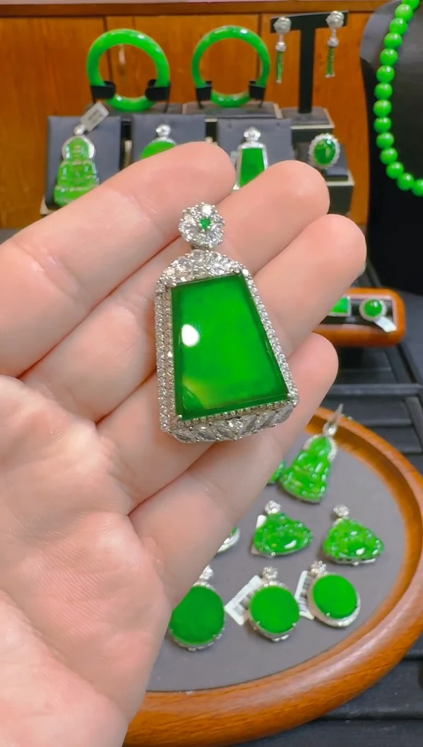 吊坠(赠链)银S925镶嵌翡翠天然A货翡翠