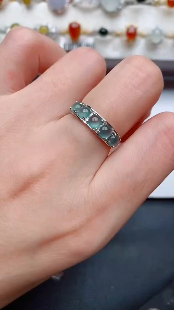 银S925镶嵌戒指翡翠....