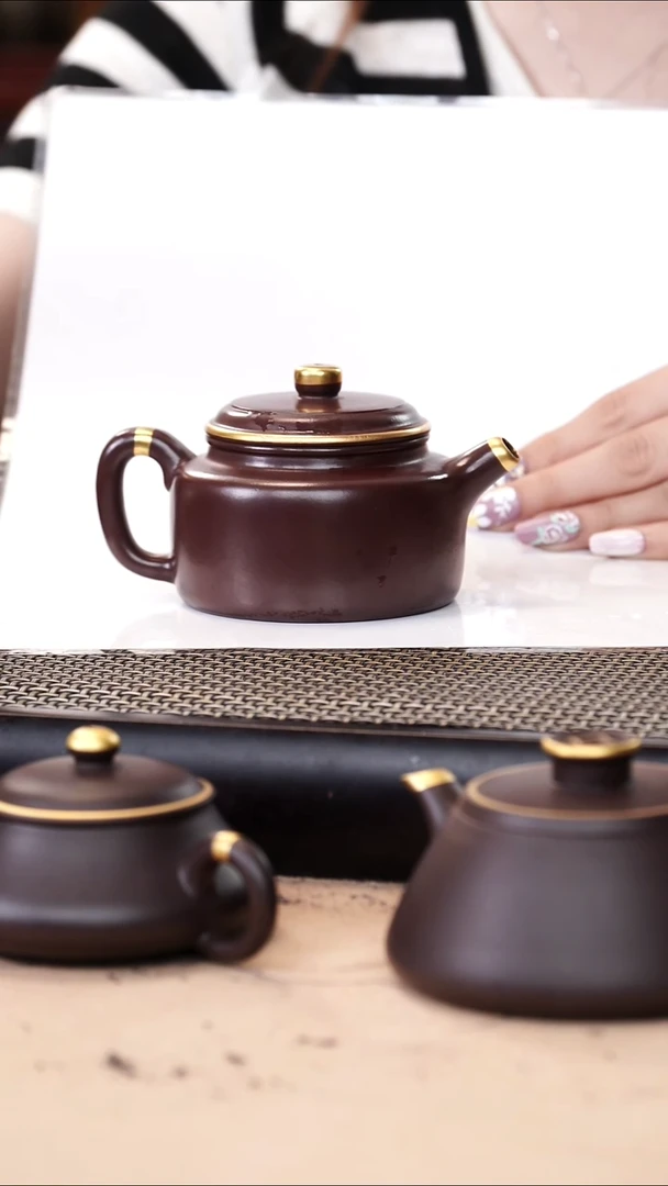 茶壶紫砂四号井茄皮紫泥描金新品德钟160cc