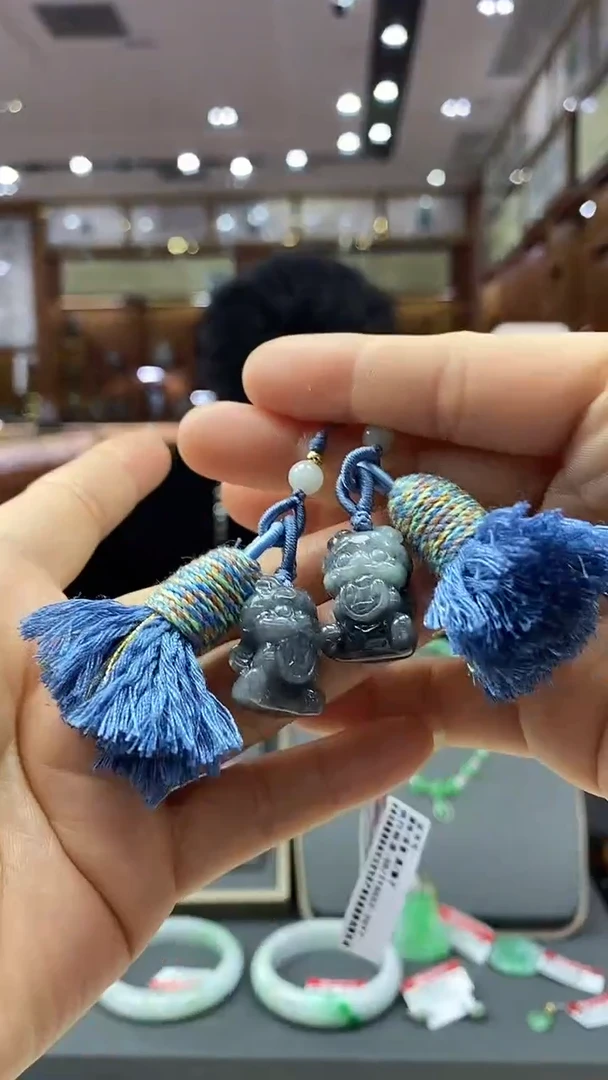 颈饰未镶嵌翡翠花件多样性发一件