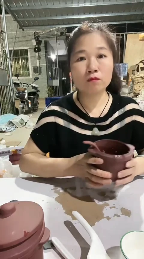 大瑕疵磕到紫砂炖盅