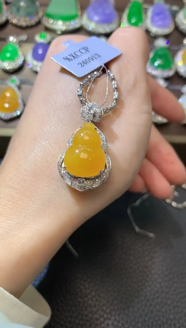 【闪购商品】翡翠吊坠(不含链)18K金镶嵌D40