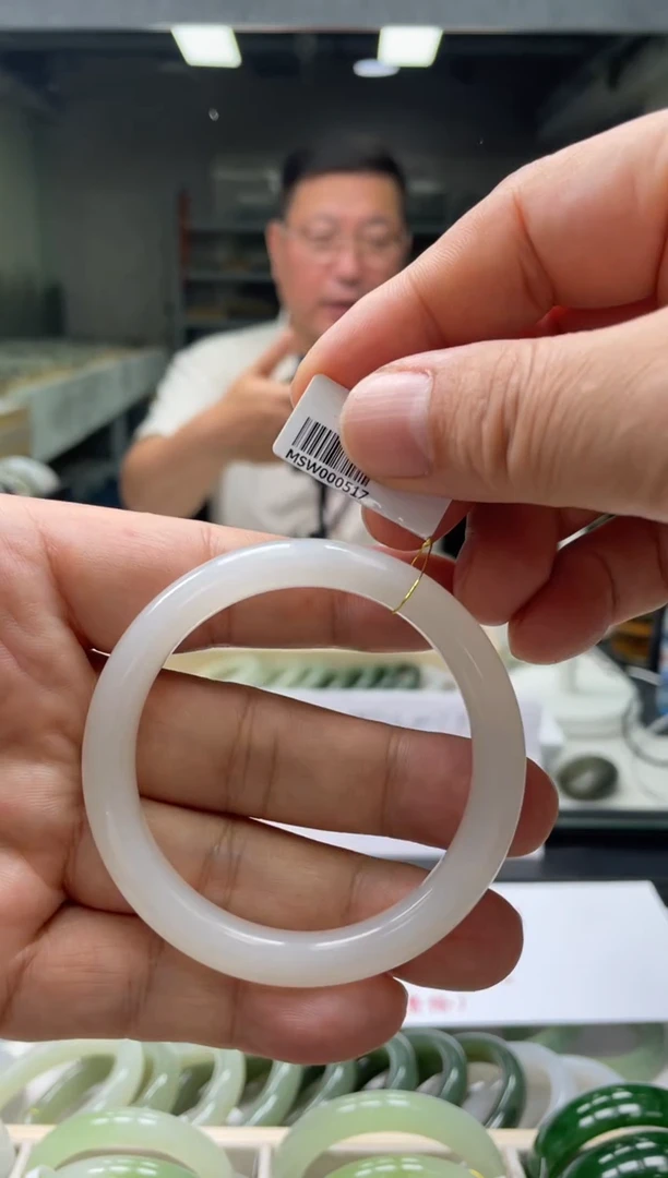 【闪购商品】和田玉手镯未镶嵌编码 0517圈口53-54