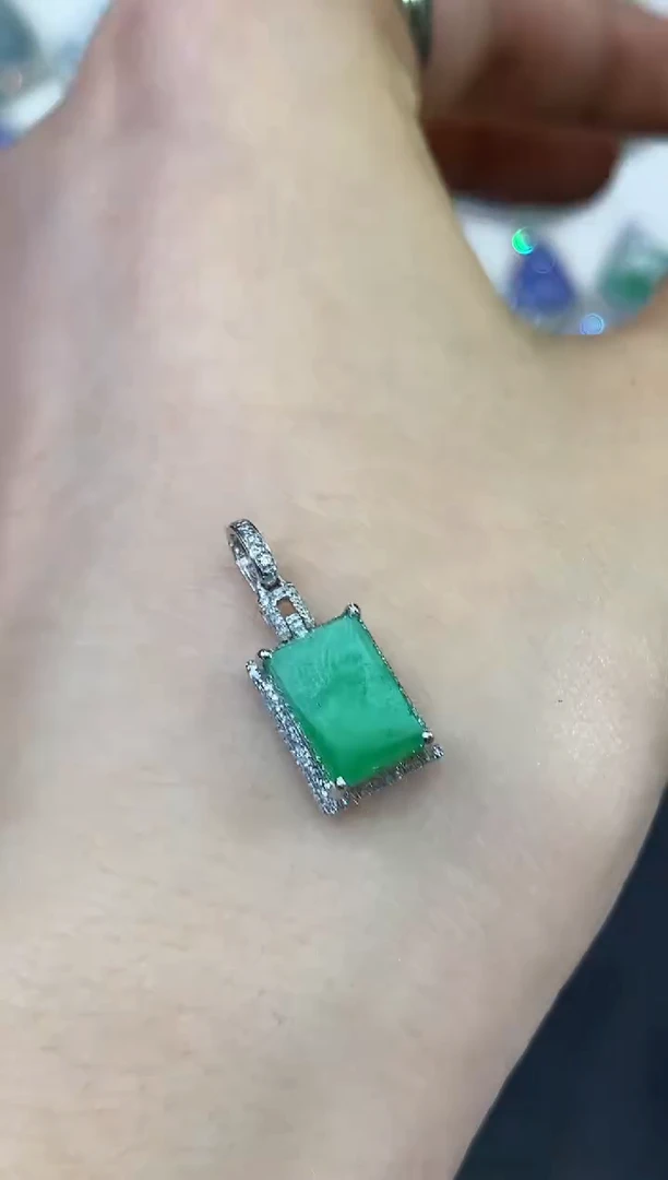 吊坠(不含链)18K金镶嵌翡翠B65