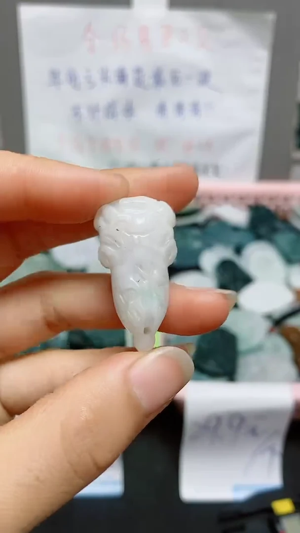 【闪购商品】翡翠颈饰未镶嵌天然翡翠A货