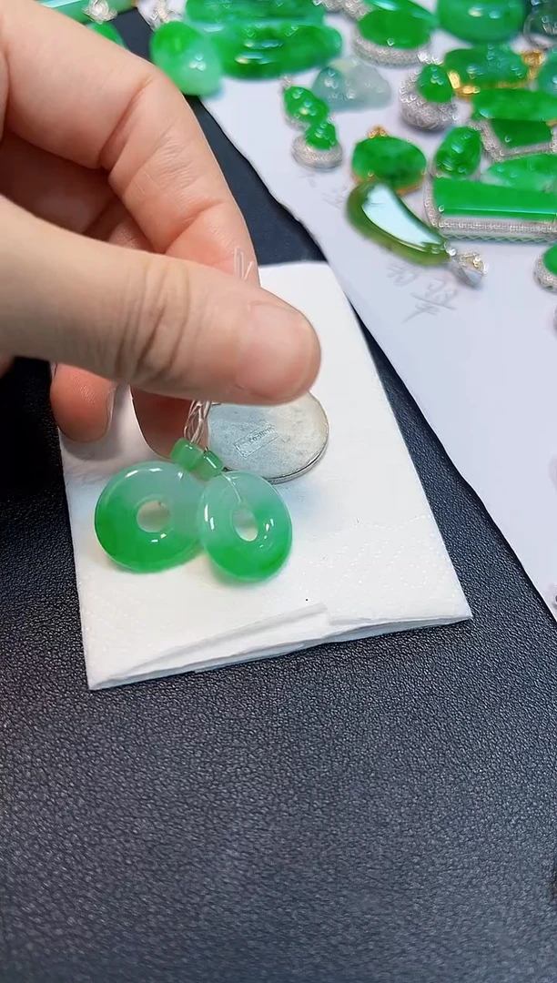 吊坠(不含链)未镶嵌翡翠8800