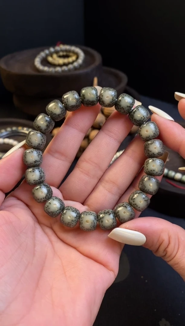 星月菩提手串10×9雀青绿包白