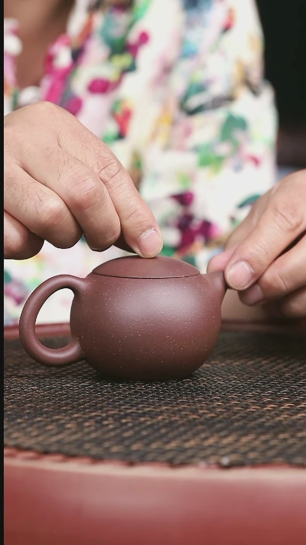 茶壶紫砂底槽清西施140CC////////