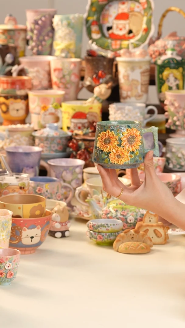 摆件陶景德镇釉下彩手绘设计师款陶瓷