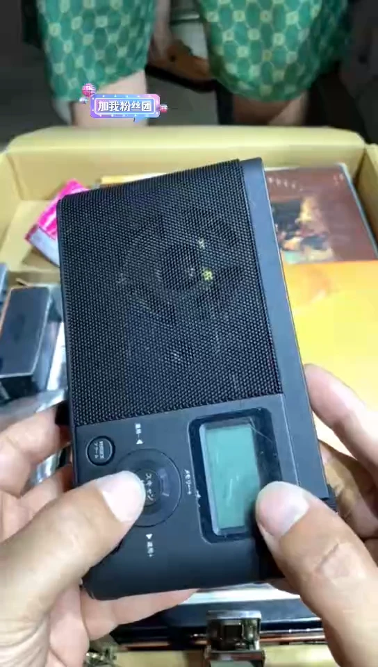 8新小*哥  979中古商品，瑕疵品，不保好坏。