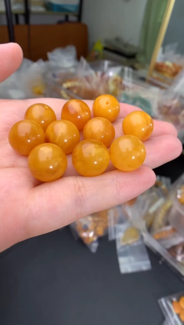 蜜蜡未镶嵌珠宝奇石多样性发一件