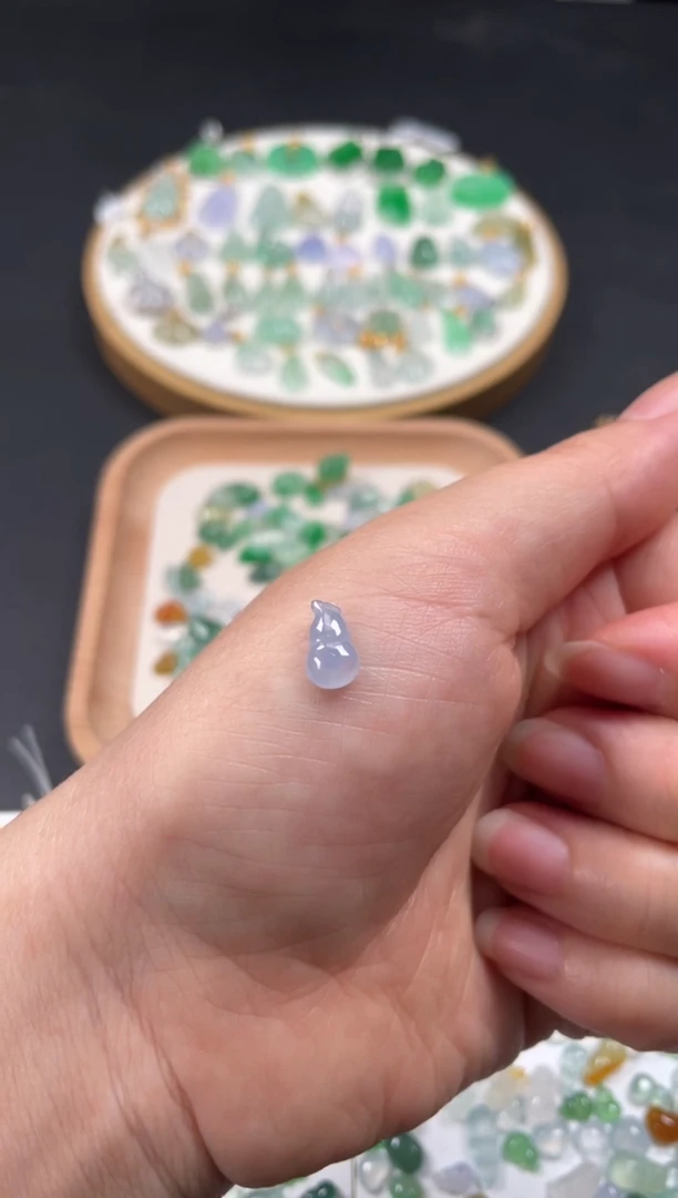 吊坠(不含链)18K金镶嵌翡翠一个JK439