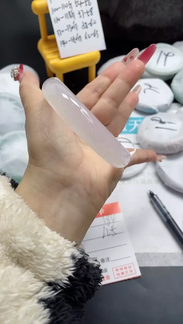 【闪购商品】石英质玉手镯未镶嵌184