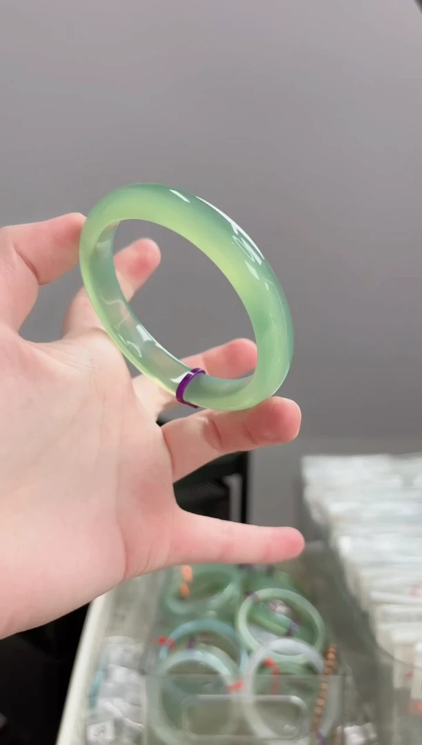 手镯玛瑙/玉髓未镶嵌61圈