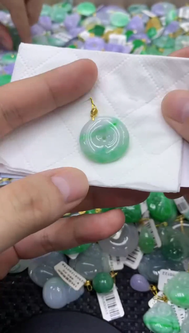 颈饰未镶嵌翡翠天然缅甸翡翠A货