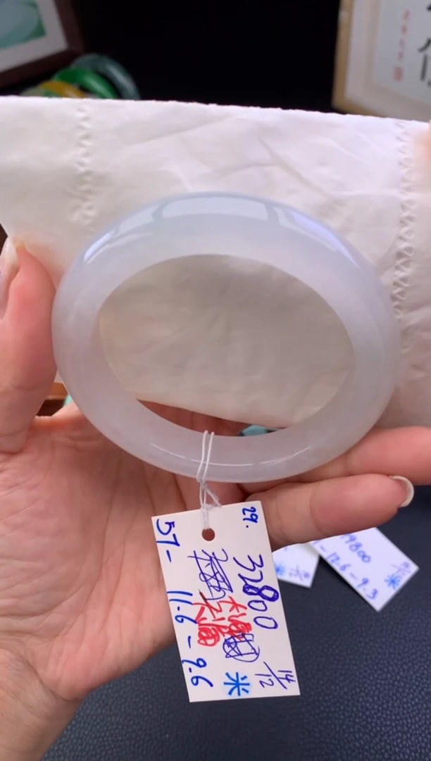 未镶嵌手镯翡翠假一赔三   手镯