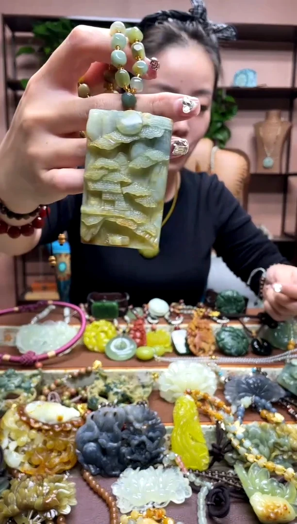 未镶嵌岫玉吊坠·