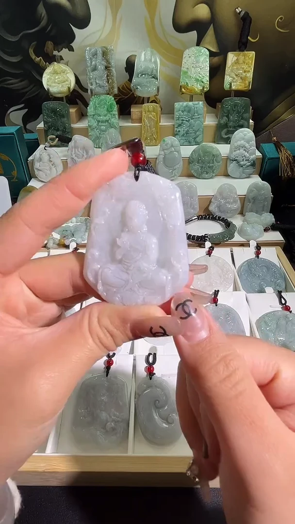 颈饰未镶嵌翡翠12/17  4