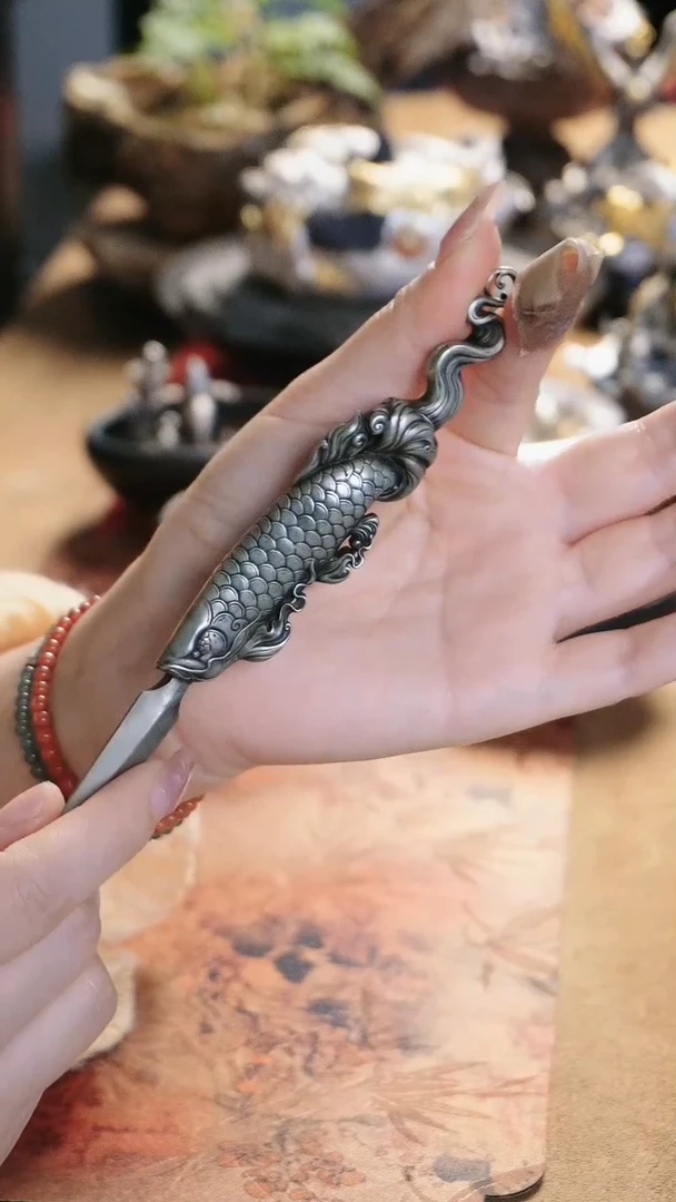 【闪购商品】复古白铜银色龙鱼设计