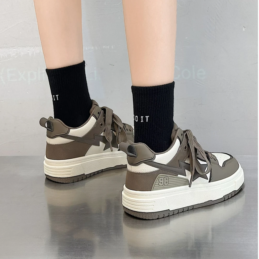 运动休闲厚底板鞋女新款小女星星爆款熊猫鞋女5715