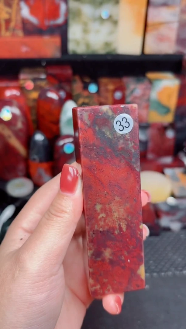 玉桂林鸡血玉印章摆件33