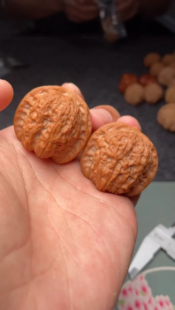 把件文玩核桃a191  血麒麟   35尺