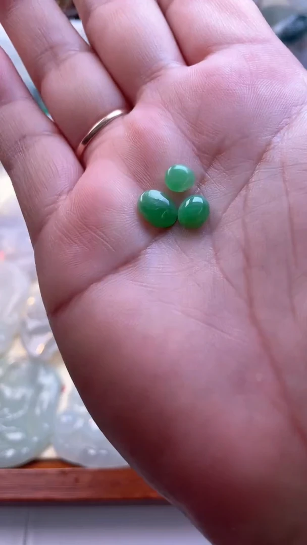 翡翠裸石随机发其一