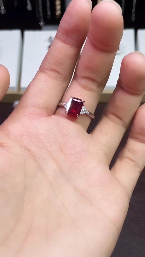 足铂镶嵌合成（培育）红宝石戒指/指环红宝戒指2