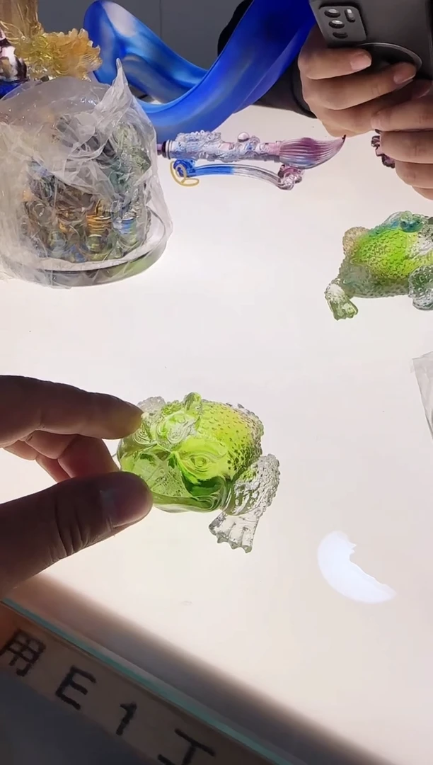 手工艺品琉璃三足金蟾