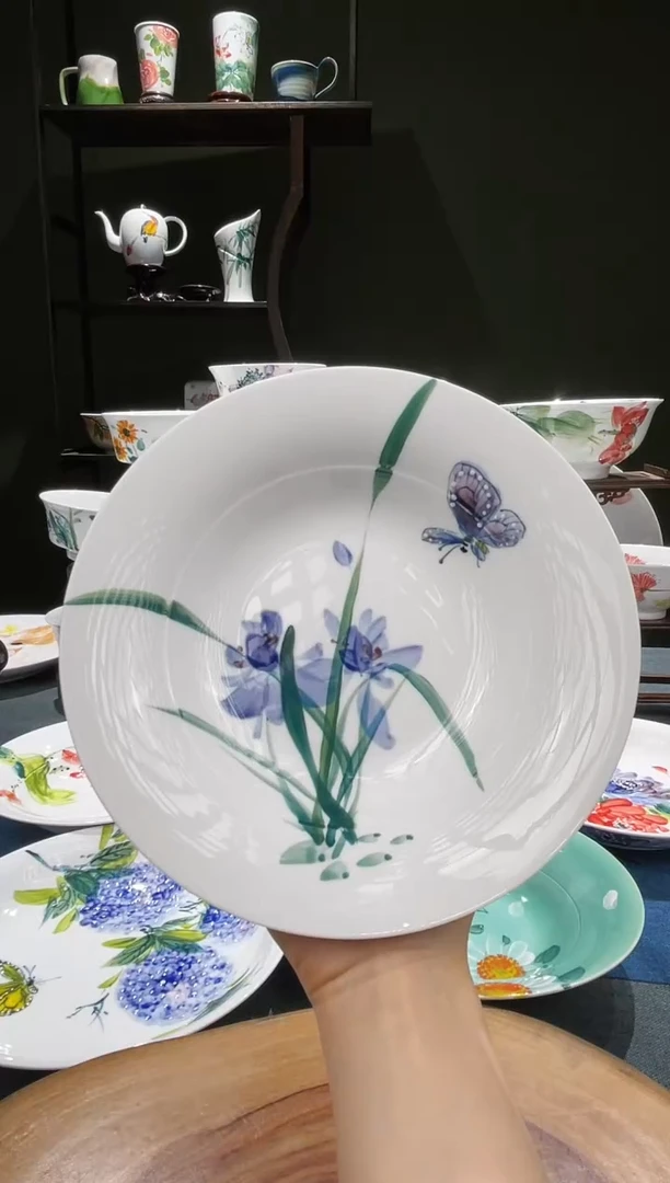 其他景德镇高温釉下彩7.5英寸草帽盘鸢尾花蝴蝶