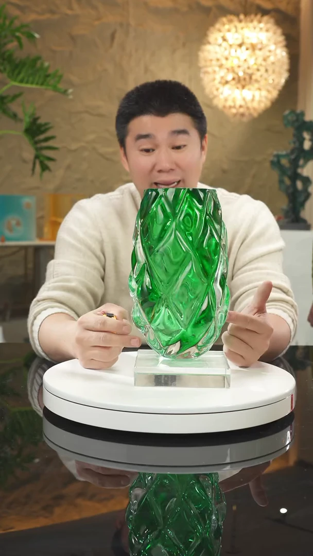 【闪购商品】摆件设计款绿色花瓶