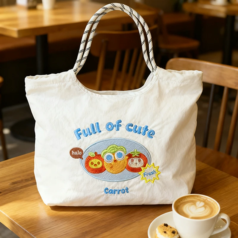 保卫萝卜阿波尼龙刺绣托特包