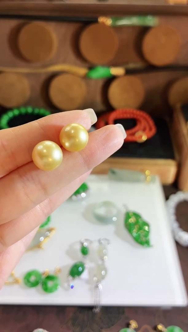 18K金镶嵌海水珍珠耳饰耳饰