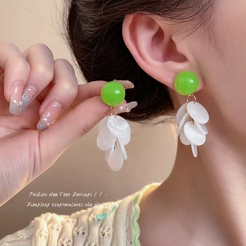 铜合金耳饰 铜合金耳饰夏季牛油果绿花瓣耳钉清新小众简约气质