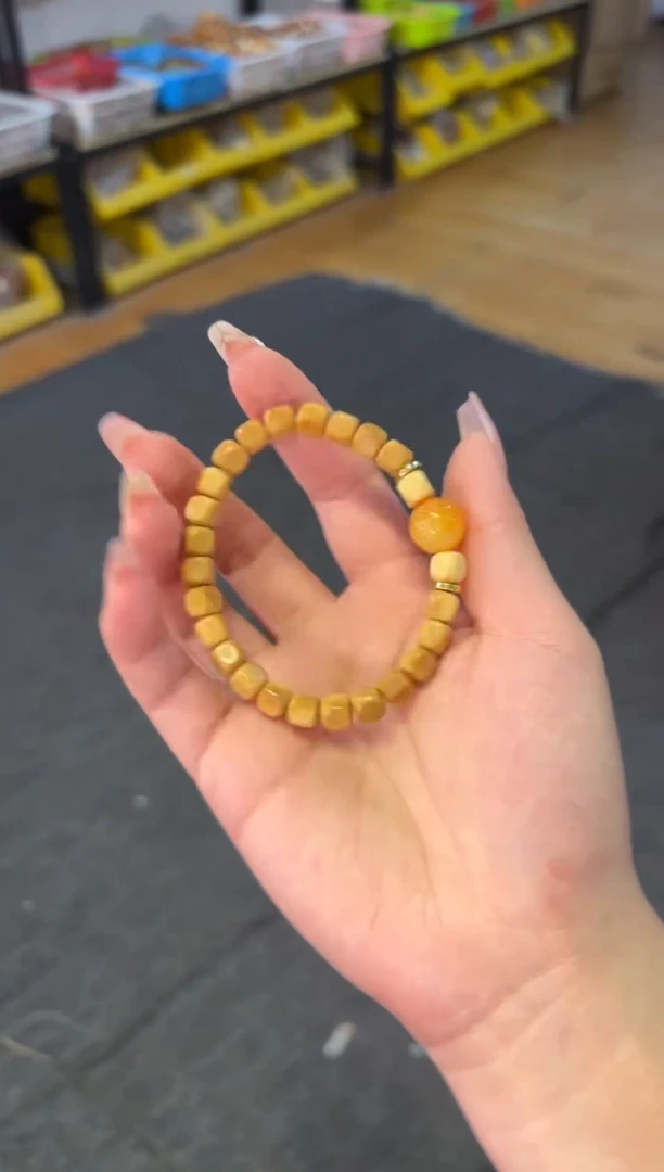 【闪购商品】石英质玉（黄龙玉）手链未镶嵌8mm龙脊六方黄龙玉