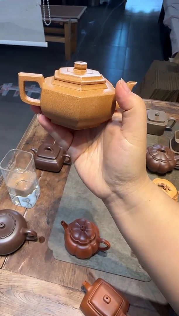 茶壶紫砂牛**人六方雪华 黄金段