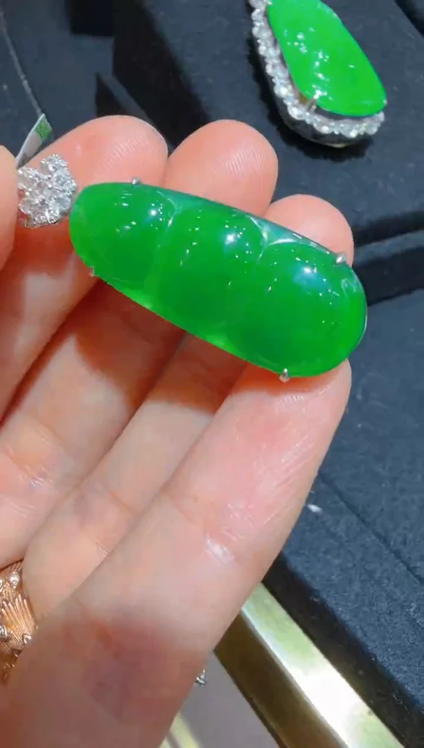 吊坠(不含链)18K金镶嵌翡翠多样性团购发一件