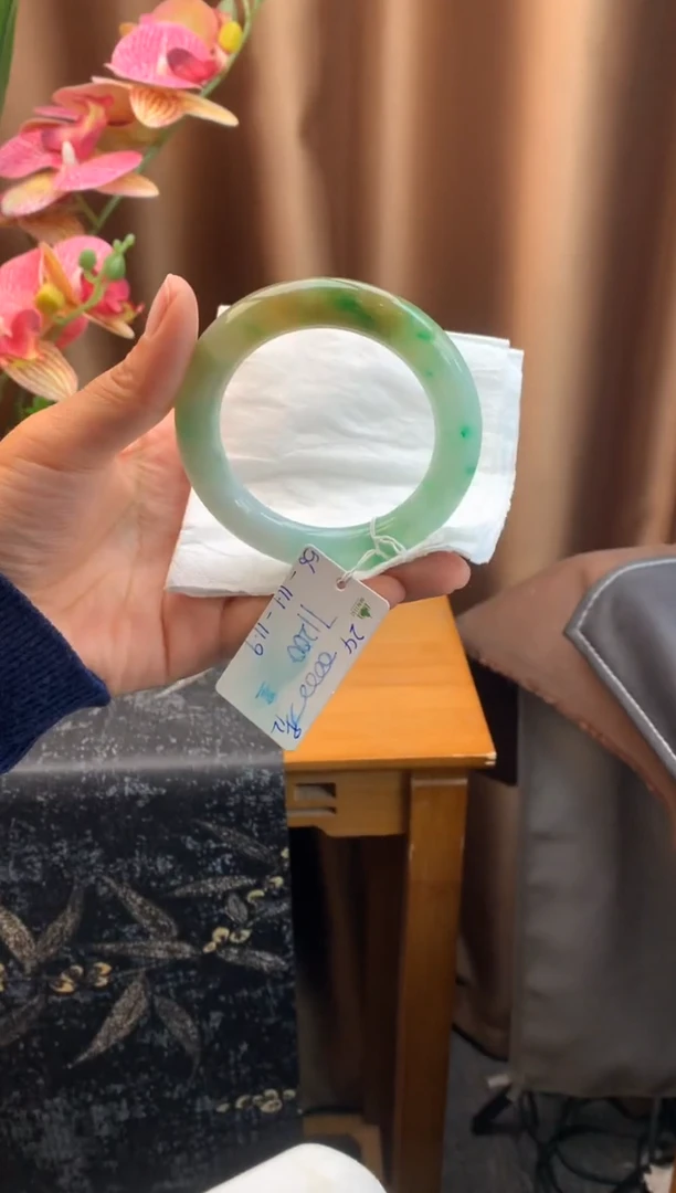 未镶嵌手镯翡翠翡翠自带#送人#，假一赔三