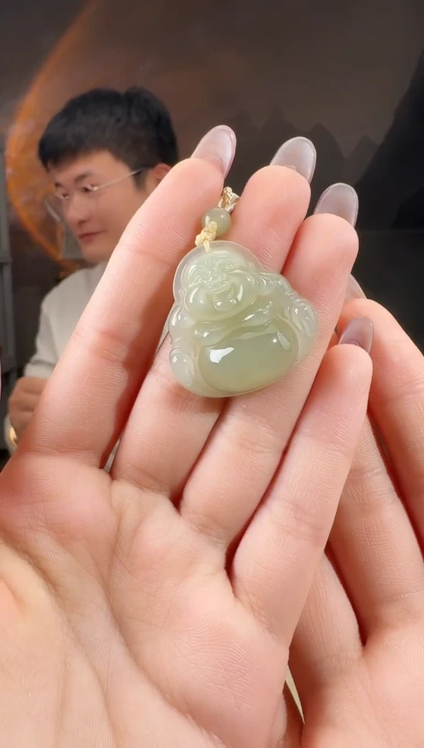 颈饰未镶嵌和田玉佛公