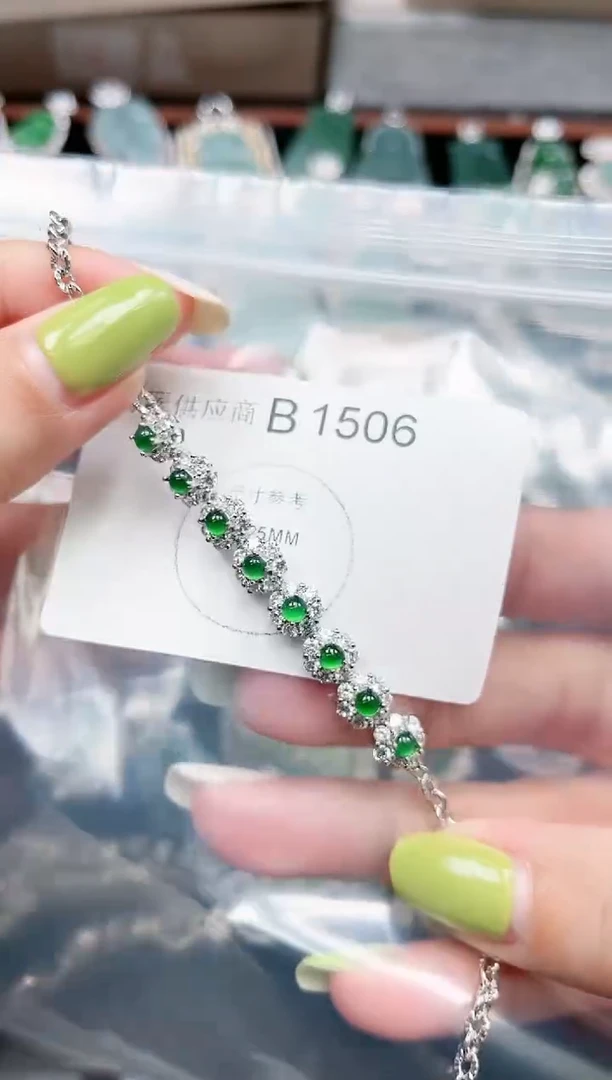 【闪购商品】翡翠颈饰未镶嵌1506赠皮绳