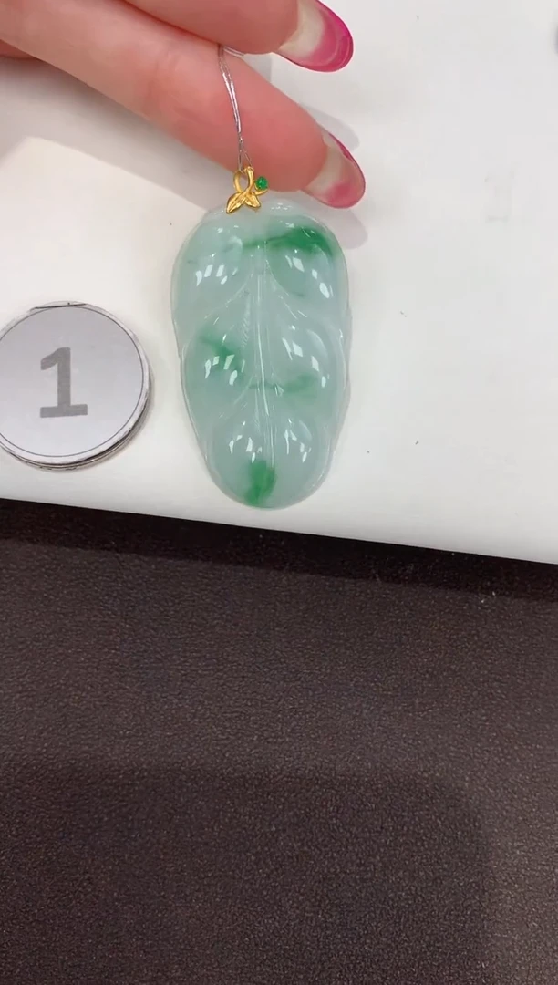 颈饰18K金镶嵌翡翠天然缅翠甸a货