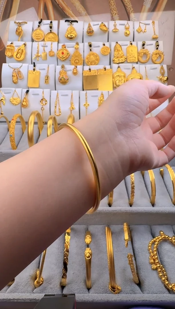 吊坠足银无婕*古法素圈手镯 总重19g 外1.8g，56圈口