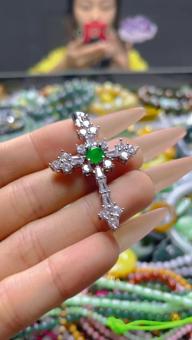 颈饰未镶嵌翡翠/C/翡翠A货，一件也是批发价