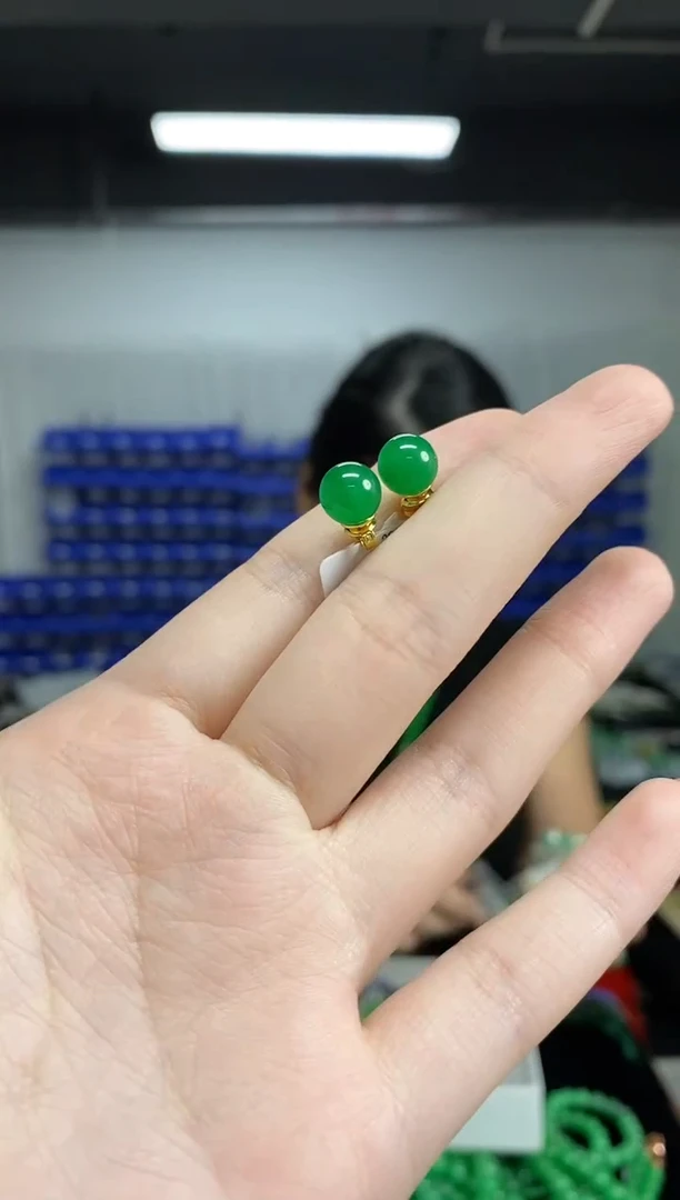 未镶嵌翡翠耳饰闪购链接   多样性发其一颜色微差