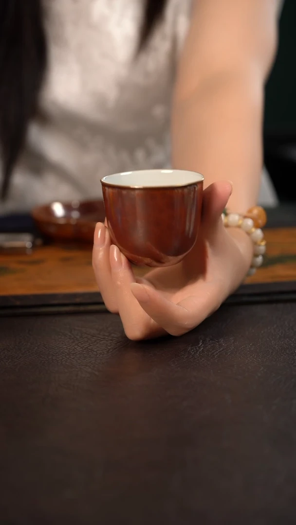 聚澜堂红金花釉手握蛋蛋杯